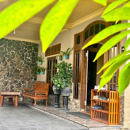 Good Feeling Ijen Banyuwangi Hostel Бануванги Екстериор снимка